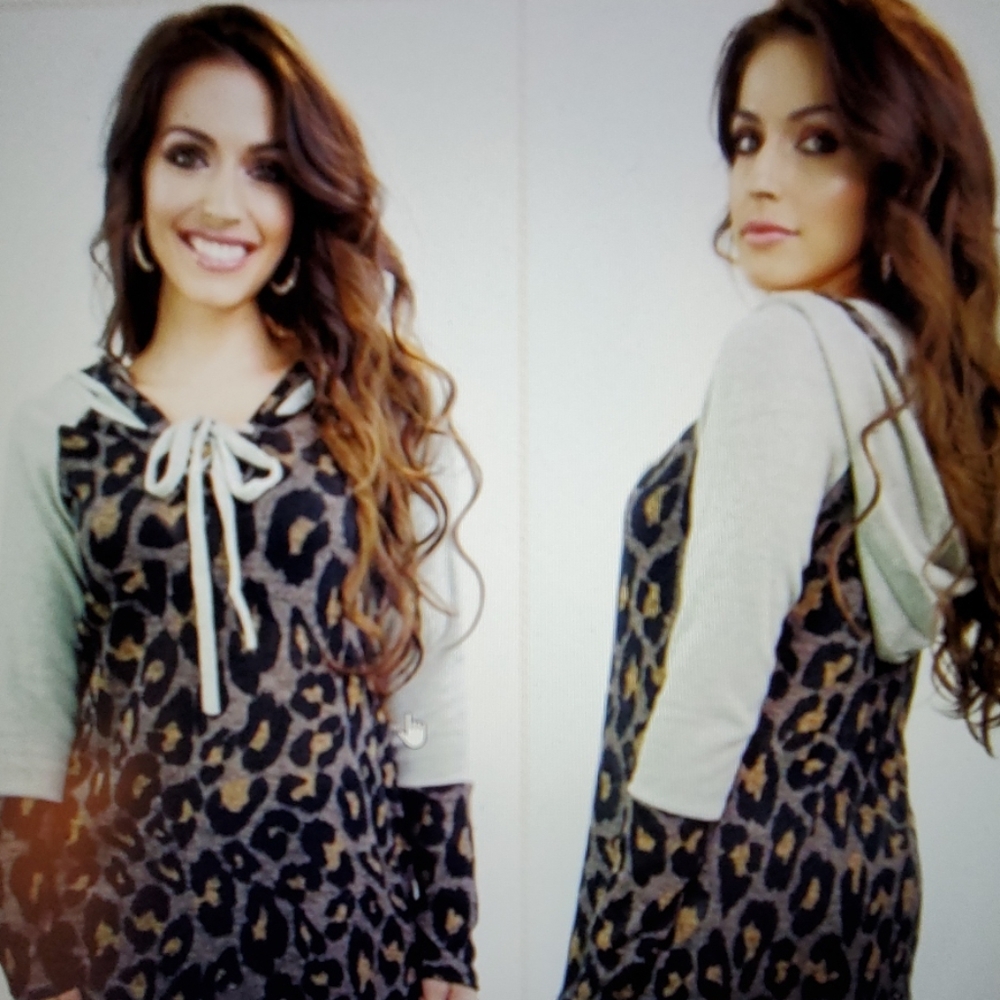 Leopard top  lace up hoodie gorgeous on Trend